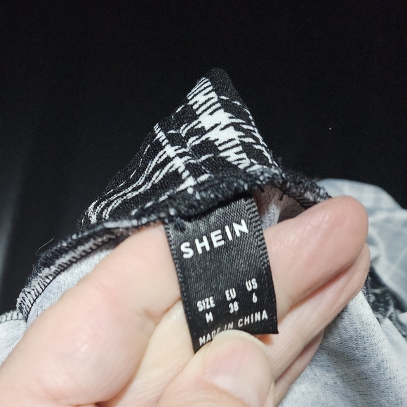 SHEIN Plus Plaid Skater Skirt - Picture 2 of 2